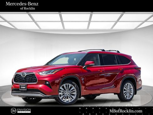 Used 2026 Toyota Highlander Platinum AWD/4WD image 1