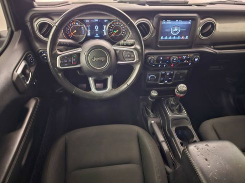 Used 2020 Jeep Wrangler Unlimited Sahara AWD/4WD image 7