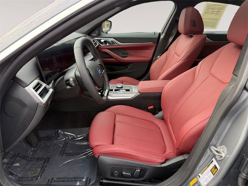 Used 2025 BMW i4 xDrive40i w/ Premium Package image 9