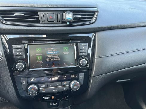 Used 2019 Nissan Rogue SV w/ Sun & Sound Touring Package AWD/4WD image 24