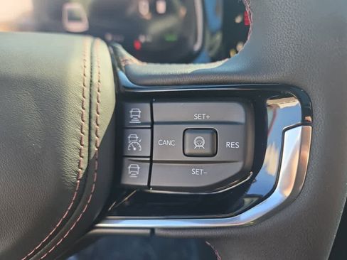 Used 2025 Jeep Wagoneer S Limited AWD/4WD image 16