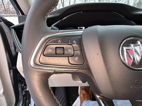 Used 2023 Buick Envision Avenir image 6