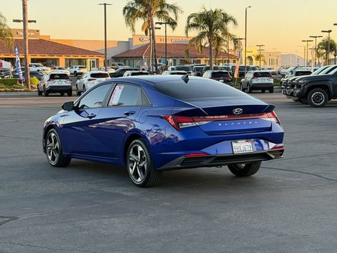 Used 2023 Hyundai Elantra SEL w/ Convenience Package FWD image 8