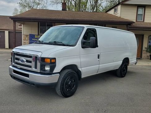 Used 2014 Ford E-150 and Econoline 150 Extended w/ Interior Upgrade Package RWD image 2