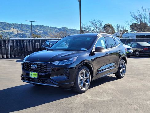 Used 2024 Ford Escape ST-Line w/ Equipment Group 301A image 9