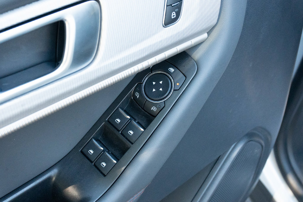 Used 2025 Ford Explorer Active RWD image 14