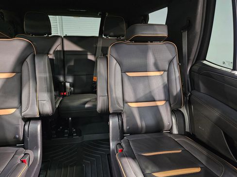 Used 2022 GMC Yukon AT4 AWD/4WD image 14