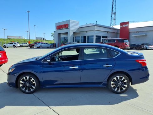 Used 2019 Nissan Sentra SR FWD image 4
