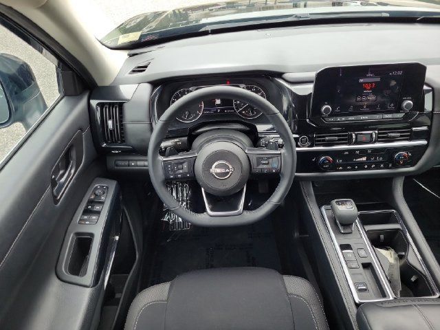 Used 2024 Nissan Pathfinder SV FWD image 10