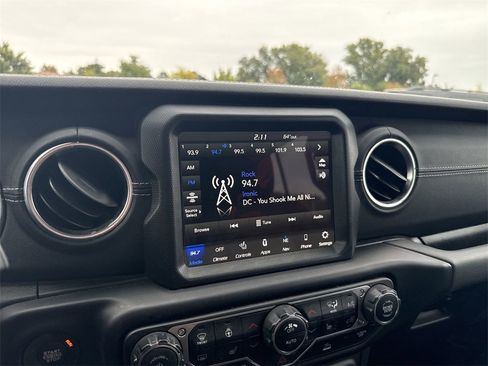 Used 2023 Jeep Wrangler Unlimited Sahara w/ Cold Weather Group image 12