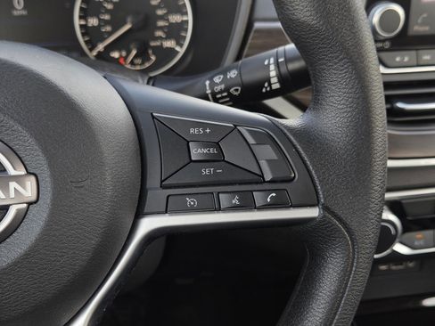 Used 2024 Nissan Altima 2.5 SV image 15