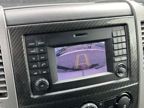 Used 2018 Mercedes-Benz Sprinter 2500 image 32