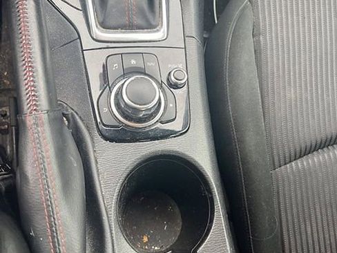 Used 2015 MAZDA MAZDA3 i Touring image 19