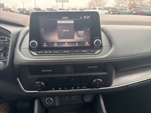 Used 2023 Nissan Rogue SV image 33