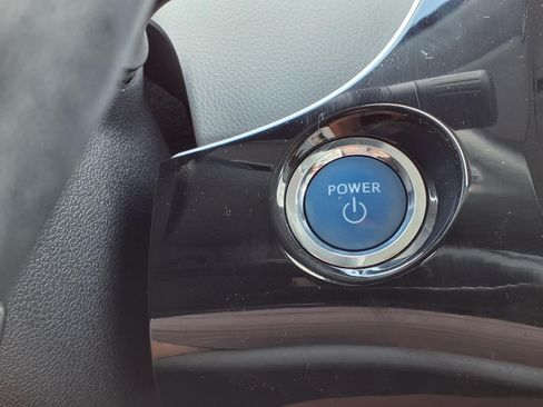 Used 2017 Toyota Prius Four FWD image 16