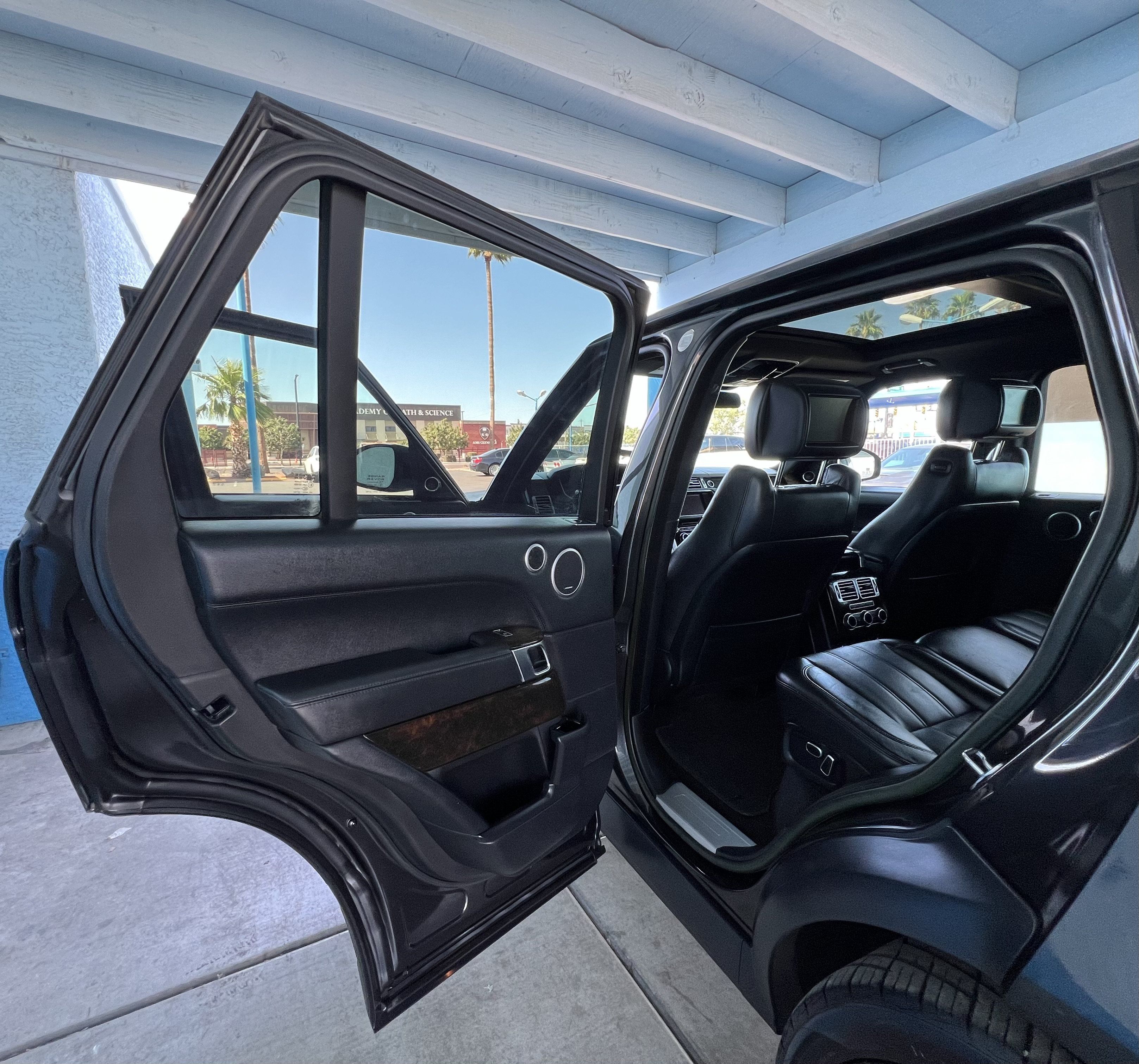 Used 2013 Land Rover Range Rover Supercharged AWD/4WD image 18