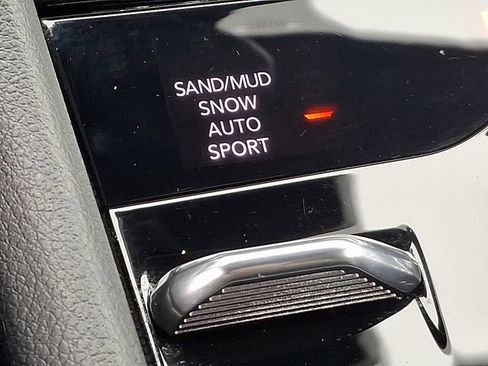 Used 2024 Jeep Grand Cherokee L Limited w/ Luxury Tech Group II image 24