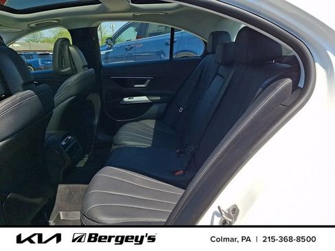 Used 2025 Mercedes-Benz E 350 4MATIC Sedan image 12