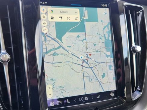 Certified 2022 Volvo XC60 B5 Momentum image 23