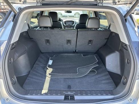 Used 2024 GMC Terrain SLT image 14