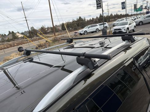 Used 2017 Nissan Pathfinder SL image 12