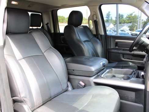 Used 2018 RAM 2500 Laramie w/ Sport Appearance Group AWD/4WD image 28