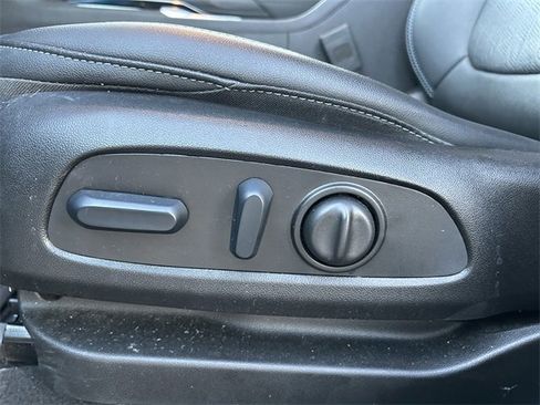 Used 2023 Chevrolet Bolt LT w/ Infotainment Package image 20