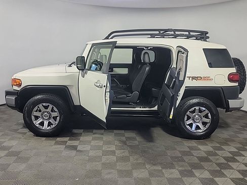Used 2014 Toyota FJ Cruiser 4WD w/ Upgrade Package image 13