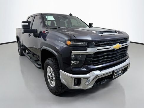 Used 2024 Chevrolet Silverado 2500 LT w/ Convenience Package AWD/4WD image 1