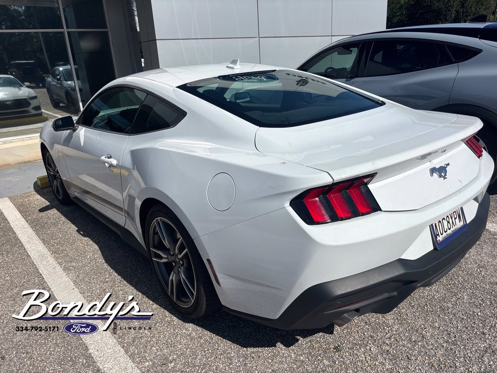 Used 2024 Ford Mustang Coupe RWD image 5