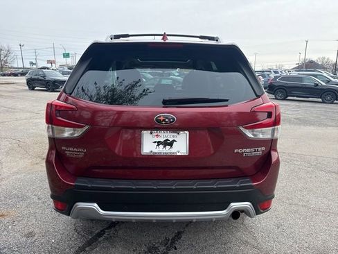 Used 2023 Subaru Forester Touring image 3
