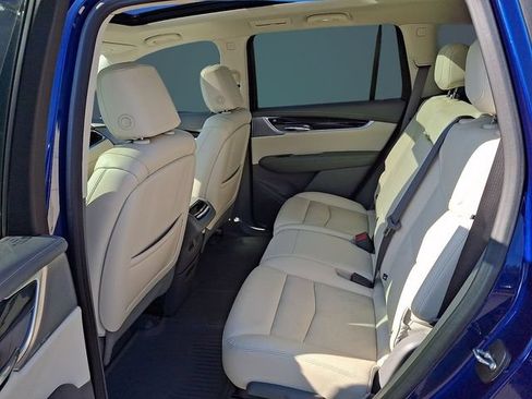 Used 2023 Cadillac XT6 Premium Luxury FWD image 6