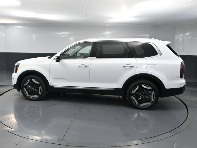 Used 2024 Kia Telluride EX w/ EX Captain's Chair Package AWD/4WD image 7