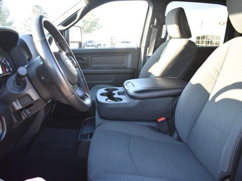 Used 2024 RAM 3500 Tradesman w/ Chrome Appearance Group image 15