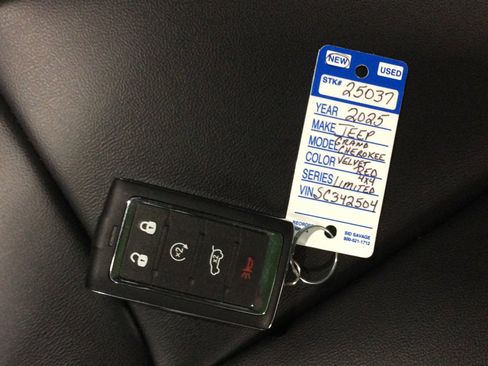 New 2025 Jeep Grand Cherokee Limited image 40