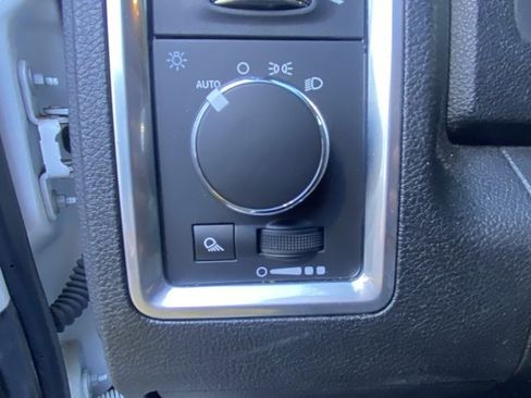 Used 2021 RAM 1500 Classic SLT image 14