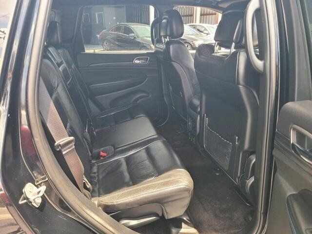 Used 2019 Jeep Grand Cherokee Laredo AWD/4WD image 10