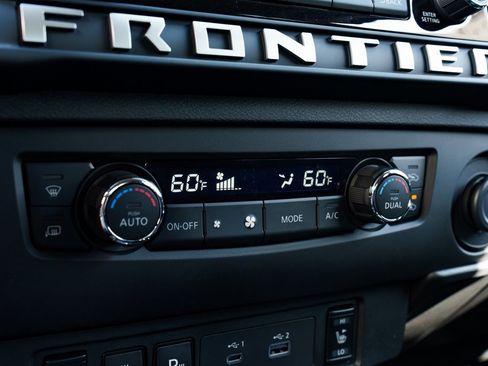 New 2025 Nissan Frontier SV w/ SV Convenience Package image 16