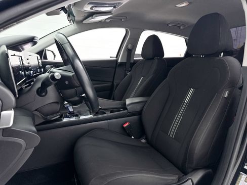 Used 2022 Hyundai Elantra SEL w/ Convenience Package FWD image 19