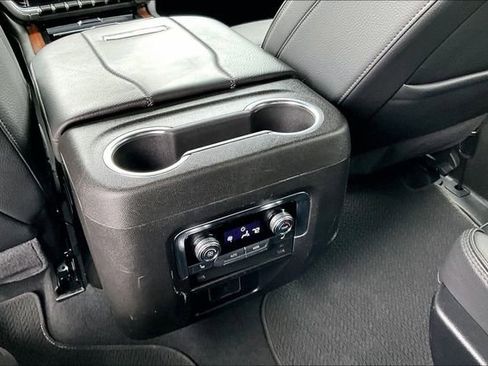 Used 2025 GMC Yukon Denali AWD/4WD image 10