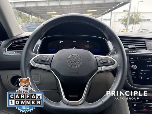 Used 2023 Volkswagen Tiguan SE w/ Panoramic Sunroof Package image 16