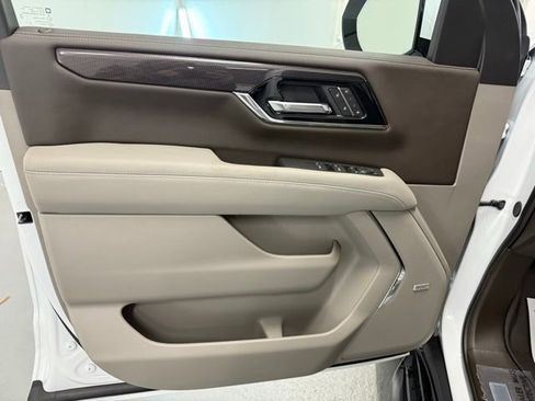 New 2026 GMC Yukon XL Elevation w/ LPO, Floor Liner Package image 14