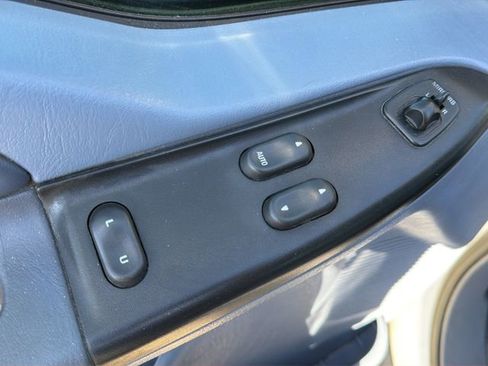 Used 1999 Ford F250 Lariat image 21