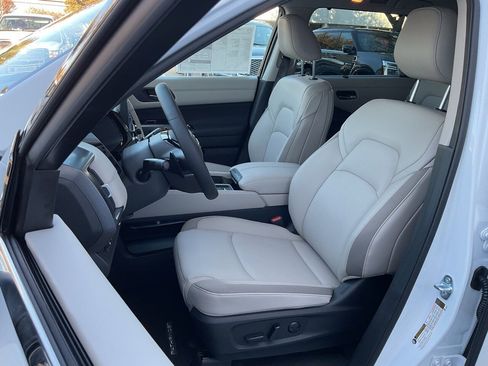 New 2026 Nissan Pathfinder SL image 14