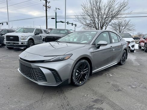 New 2026 Toyota Camry SE image 9