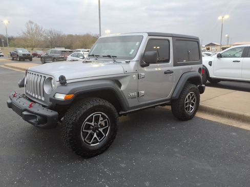 Used 2019 Jeep Wrangler Sport image 3