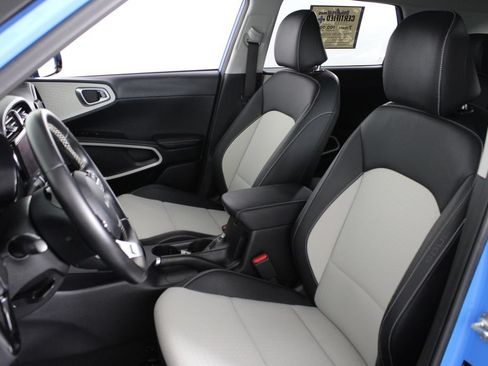 Used 2023 Kia Soul GT-Line FWD image 19