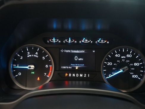 Used 2019 Ford F250 XLT w/ XLT Premium Package AWD/4WD image 32