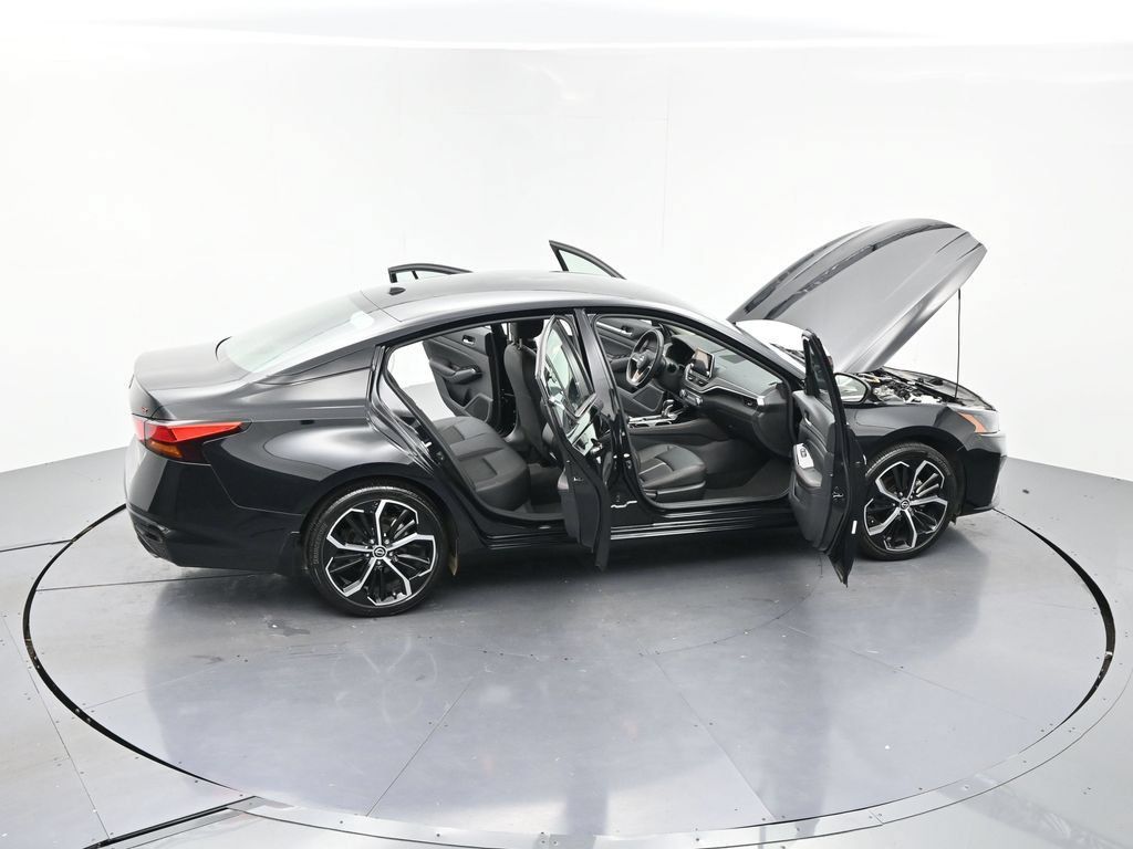 Used 2025 Nissan Altima 2.5 SR FWD image 26