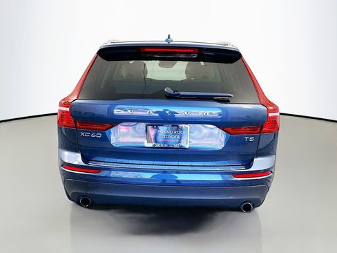 Used 2021 Volvo XC60 T5 Momentum w/ Premium Package image 6